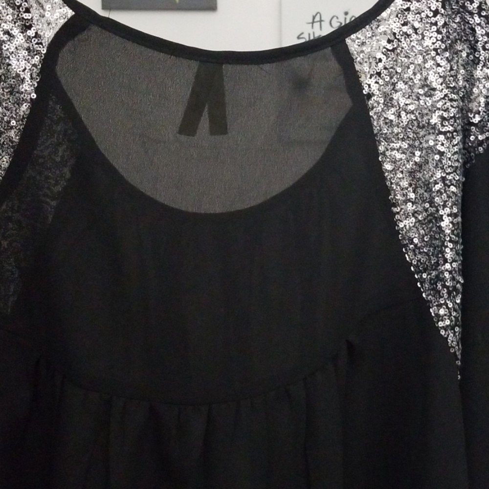 Blouse - Picture 6 of 8